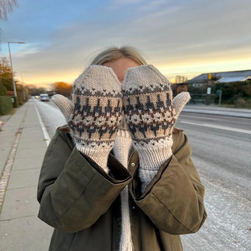 Celeste Mittens T0274