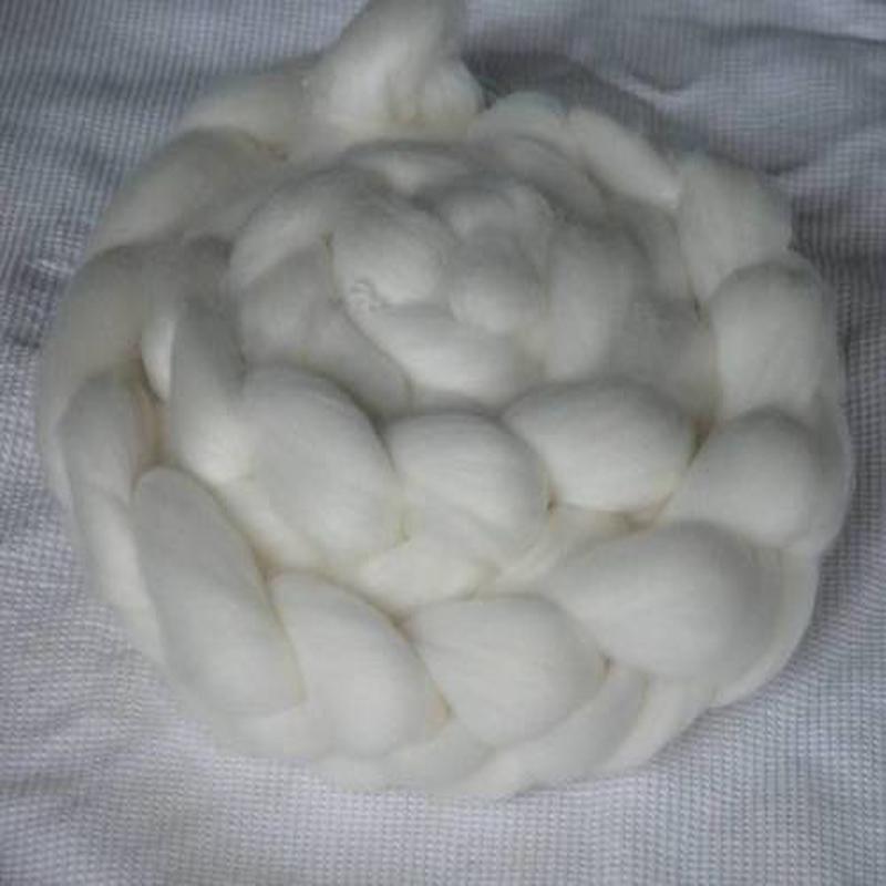 White Gum Wool Tops